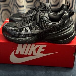 ***Brand New*** Black/Grey Women’s Nike V2K Run